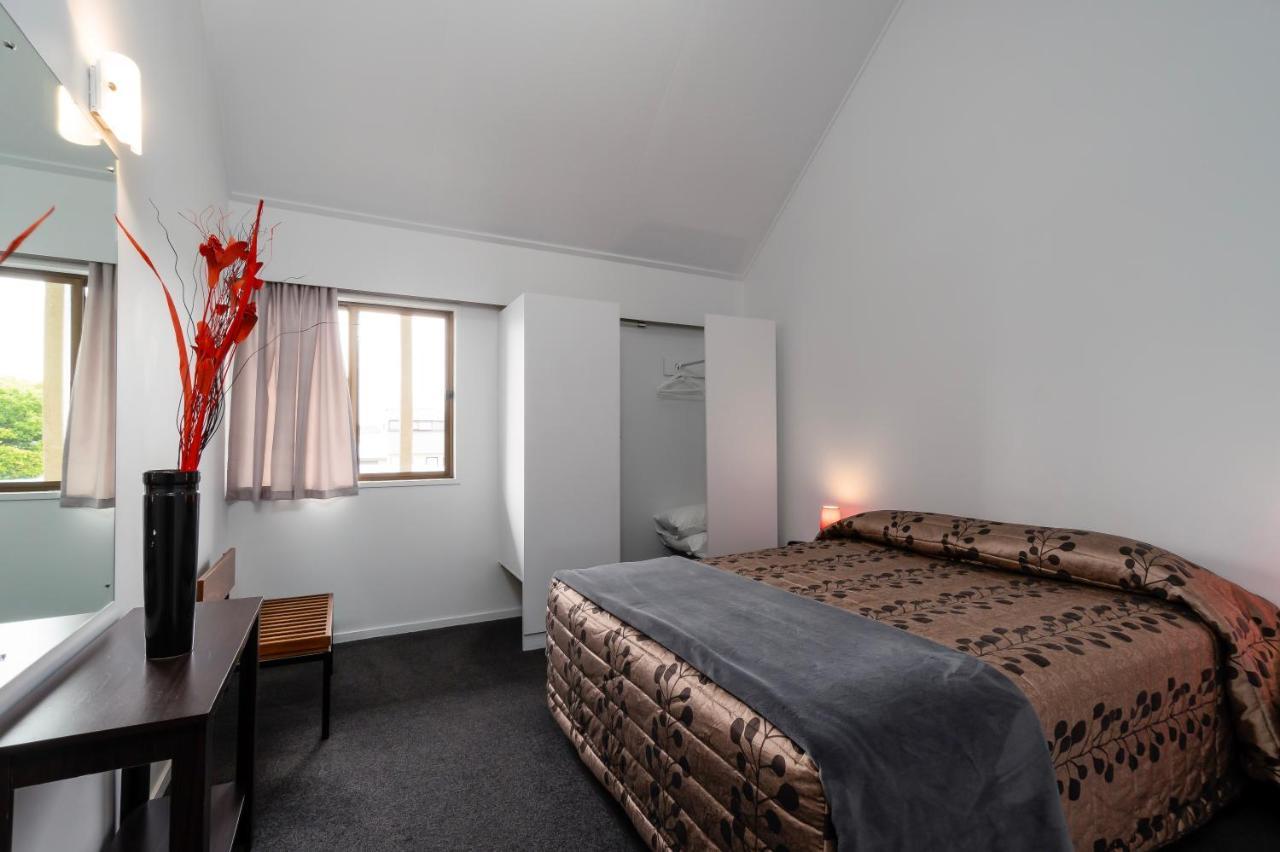 Centennial Court Hotel アレクサンドラ エクステリア 写真