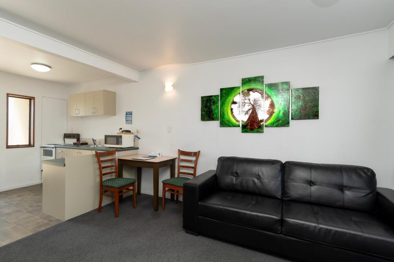 Centennial Court Hotel アレクサンドラ エクステリア 写真