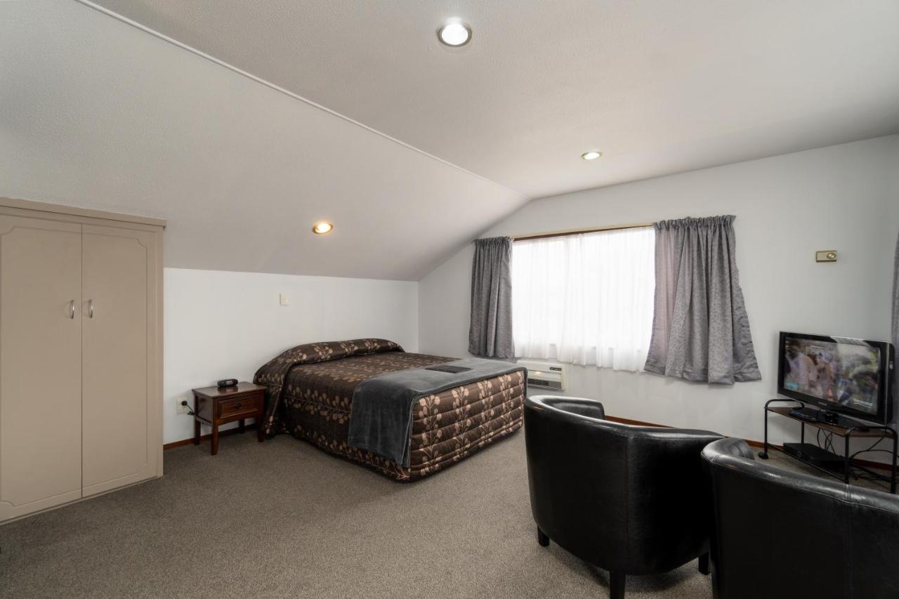 Centennial Court Hotel アレクサンドラ エクステリア 写真